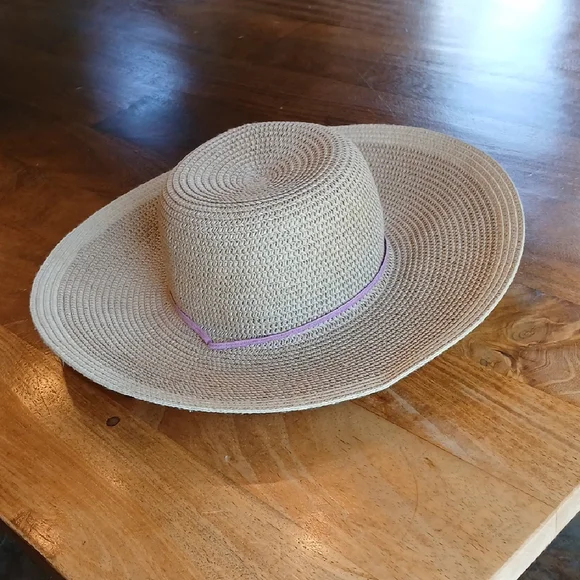 Elegant Tan Midwest Straw Sun Hat - Picture 9 of 10